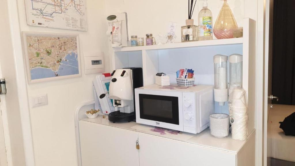 F.Rooms Napoli Εξωτερικό φωτογραφία