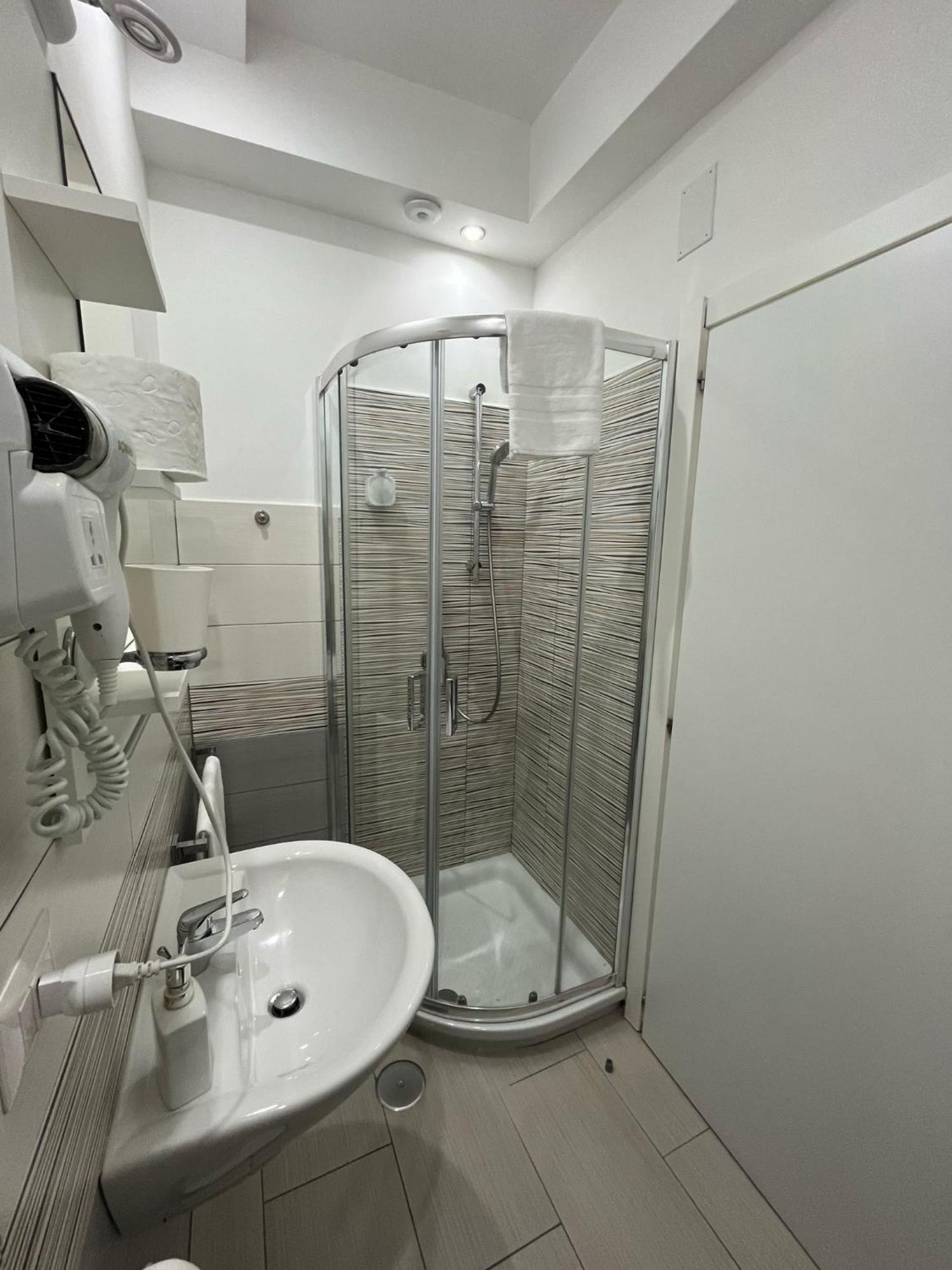 F.Rooms Napoli Εξωτερικό φωτογραφία