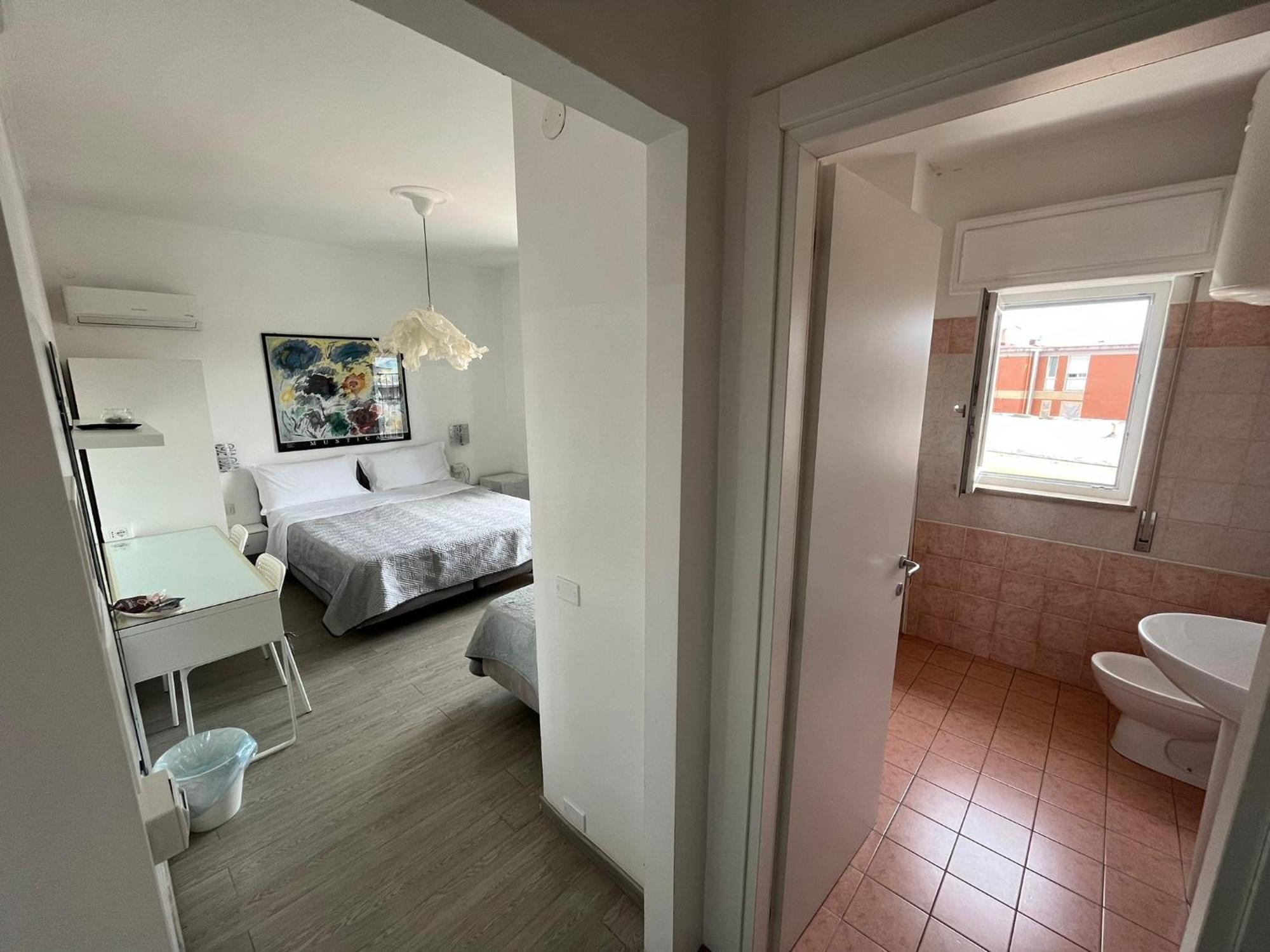 F.Rooms Napoli Εξωτερικό φωτογραφία